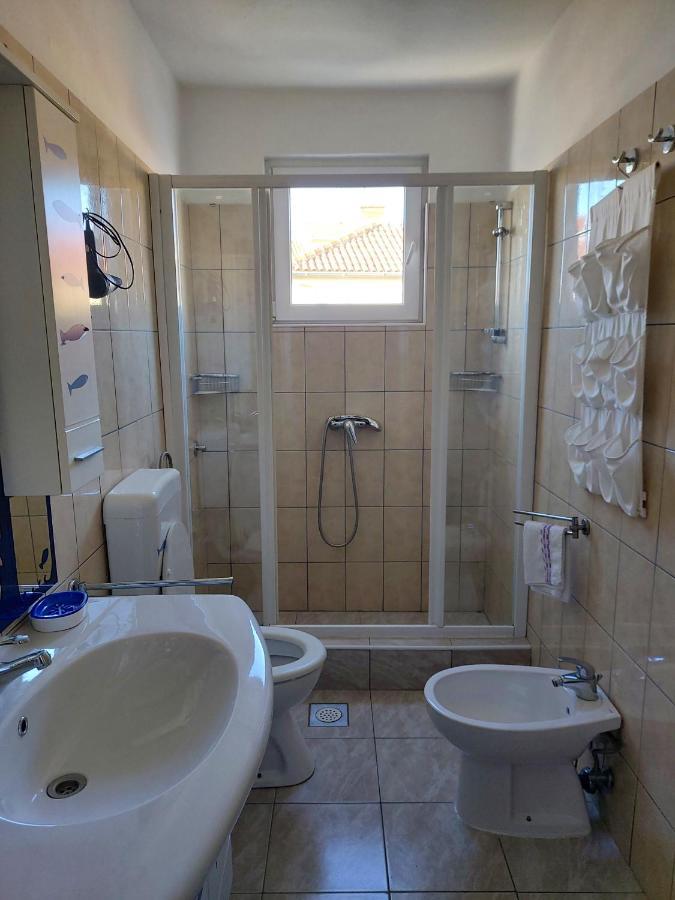 Apartmani Ira-20M From The Sea Езера Экстерьер фото