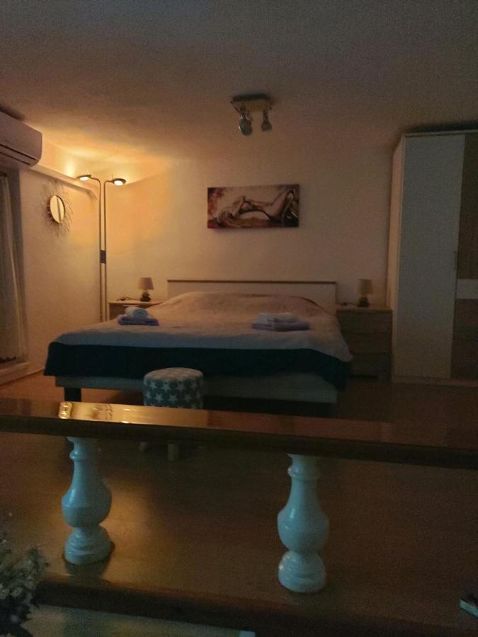 Apartmani Ira-20M From The Sea Езера Экстерьер фото