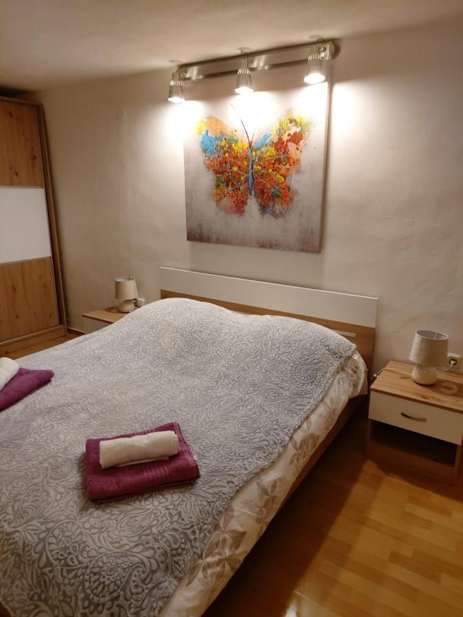 Apartmani Ira-20M From The Sea Езера Экстерьер фото