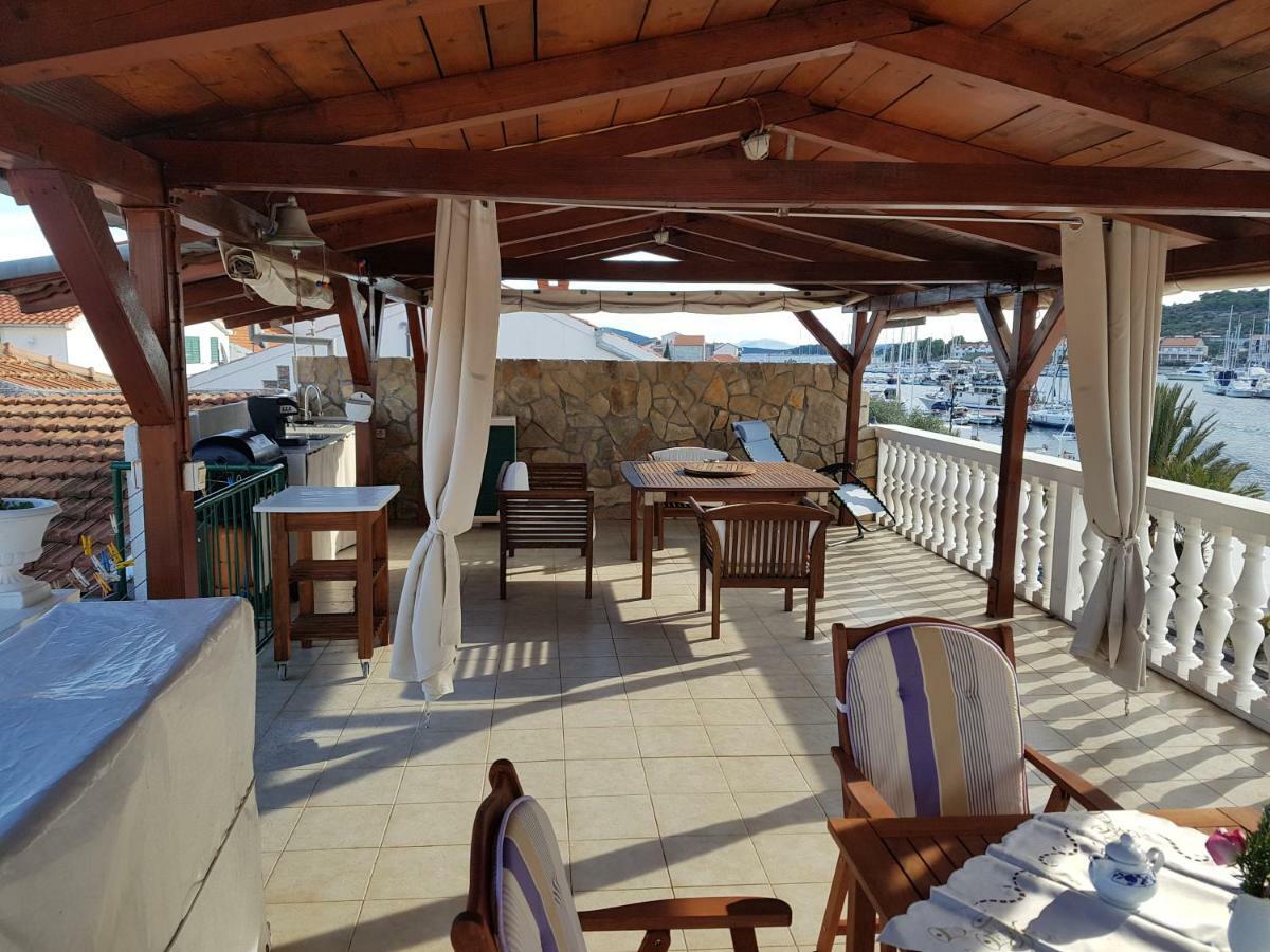 Apartmani Ira-20M From The Sea Езера Экстерьер фото